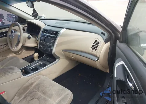 2015 Nissan Altima 2.5 S z USA, uszkodzony, nr VIN 1N4AL3AP6FC124831